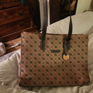 Dooney and bourke tote